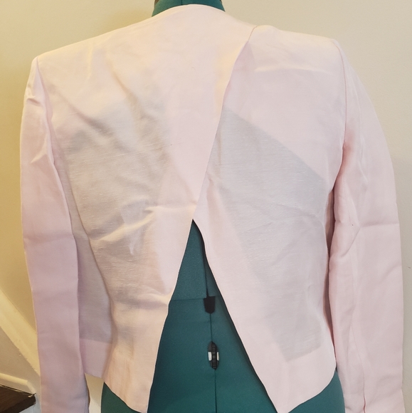 Club Monaco Open Back Cropped Blazer - Picture 4 of 10